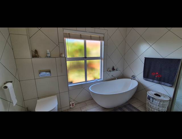 3 BEDROOM FREEHOLD FOR SALE IN KINDLEWOOD ESTATE